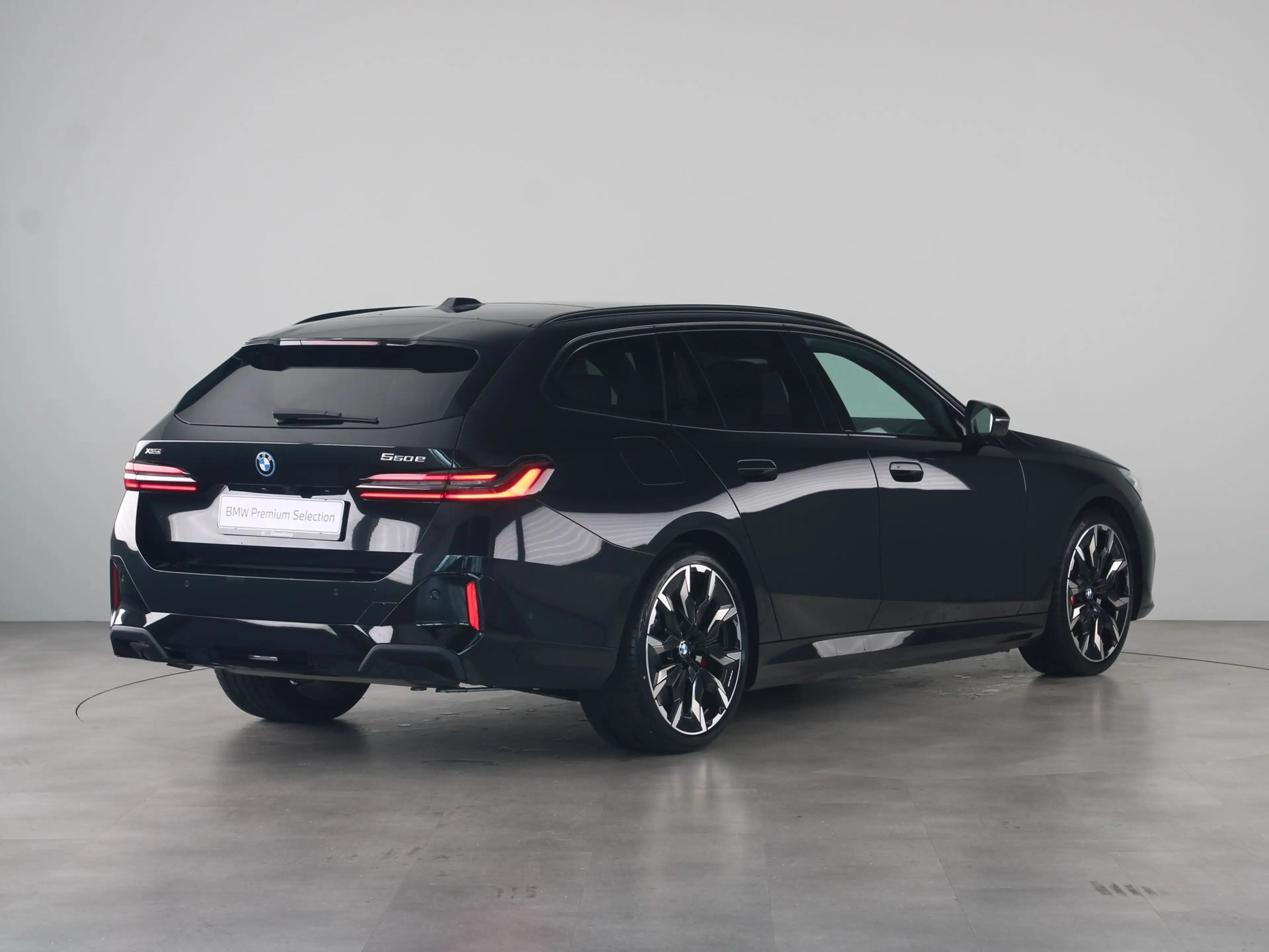 BMW 550 5 Serie 550e Touring xDrive — photo 10