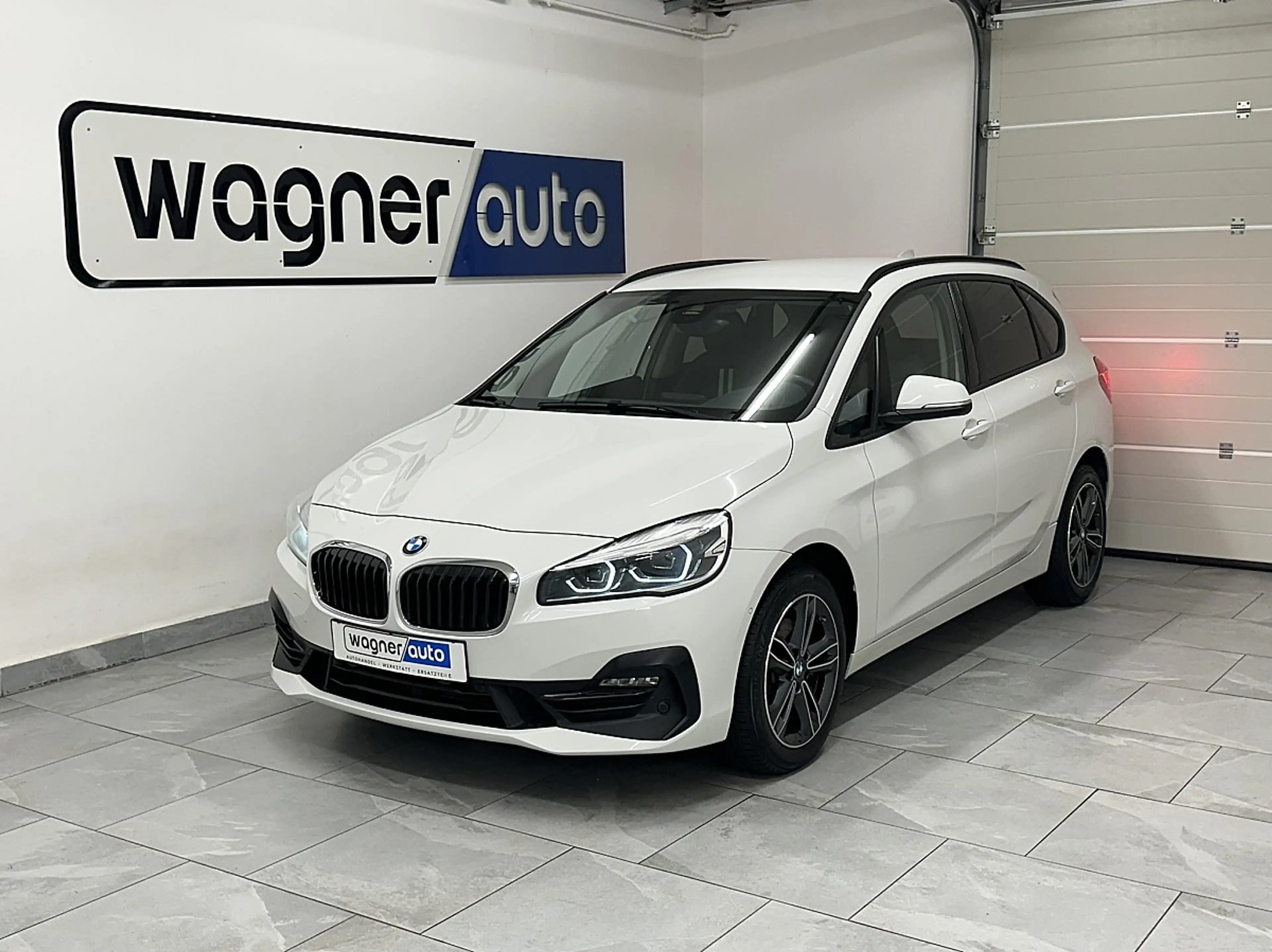 BMW 218 d Active Tourer Sport Line Aut.LCI/LED/ACC/Navi... — photo 2