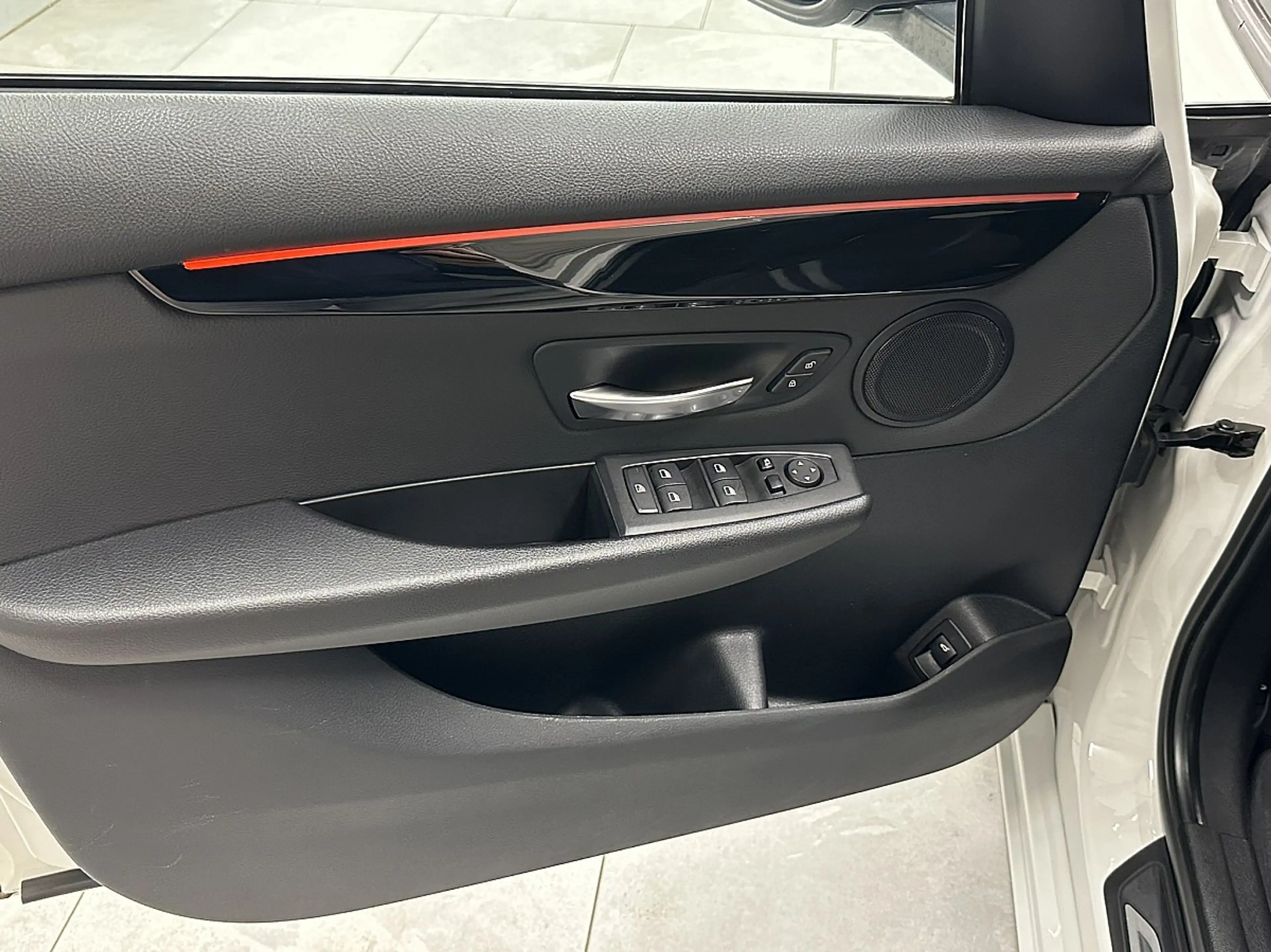 BMW 218 d Active Tourer Sport Line Aut.LCI/LED/ACC/Navi... — photo 9