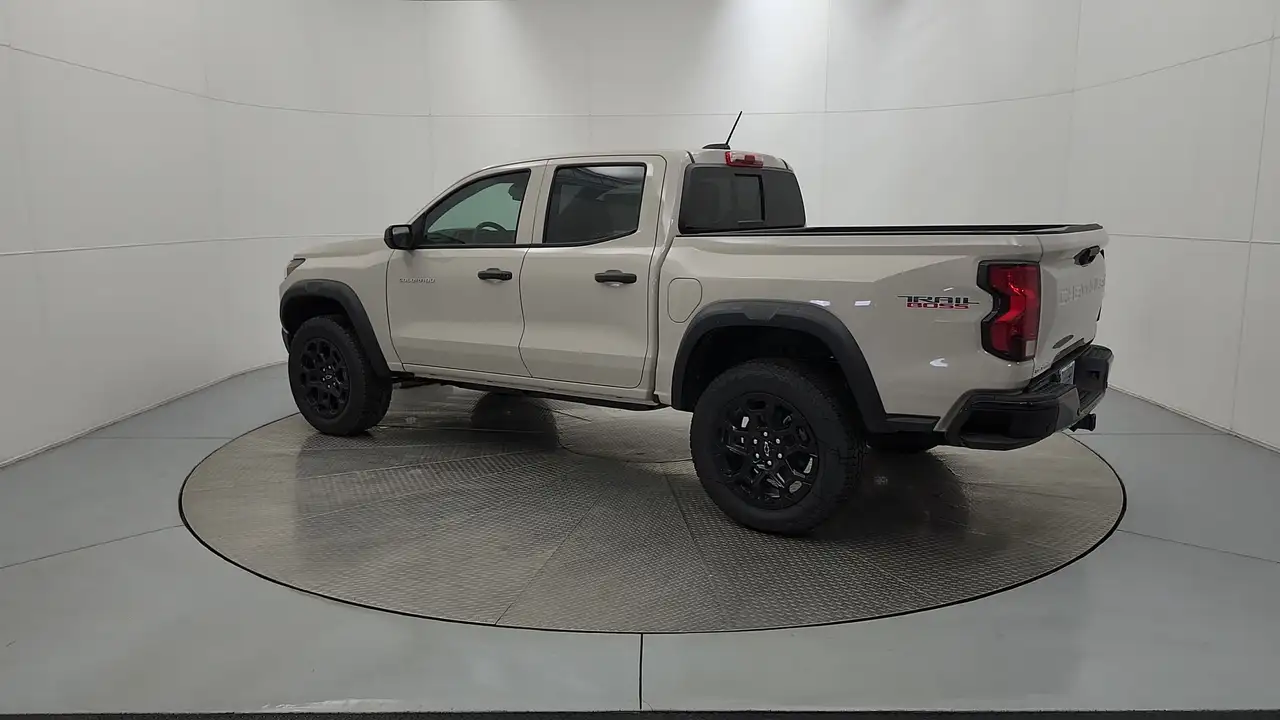 Chevrolet Colorado снимка Chevrolet Colorado