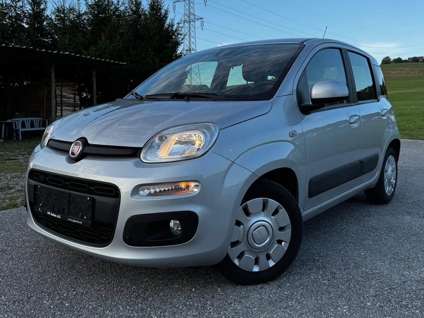 Fiat Panda 1,2 - Beste Ausstattungslinie, neuwertig. Silber - 1