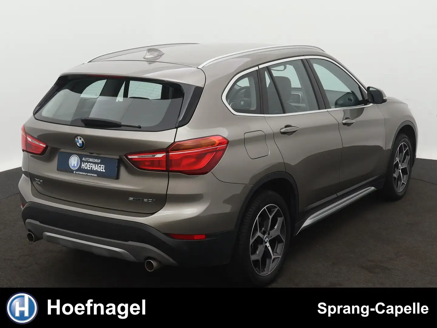 BMW X1 SDrive20i | X-Line | Cruise Control | Camera | Nav Grijs - 2