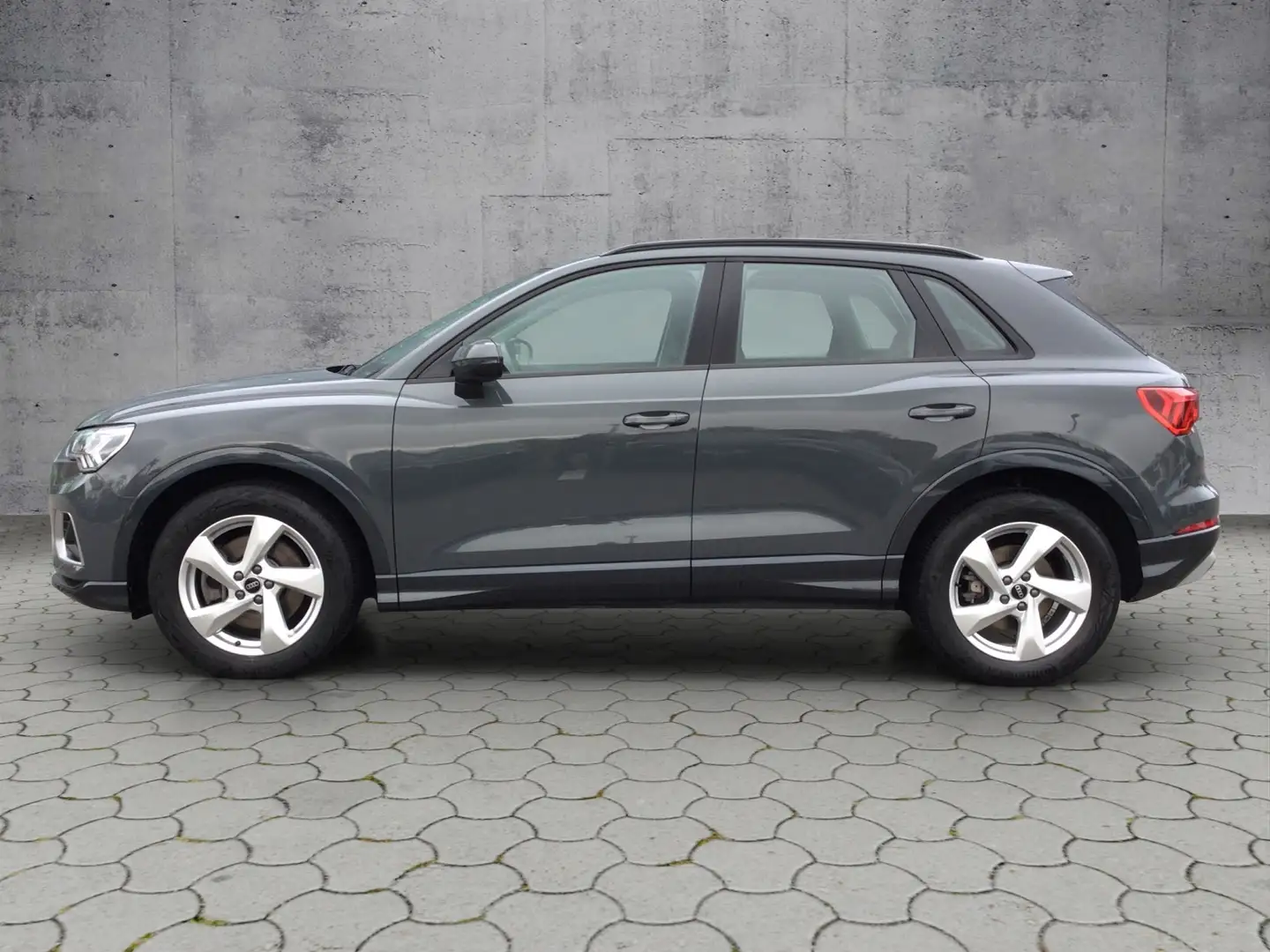 Audi Q3 advanced 2.0TFSI qua S tron/Navi/RFK/ACC/SHZ/LED/ Grau - 2