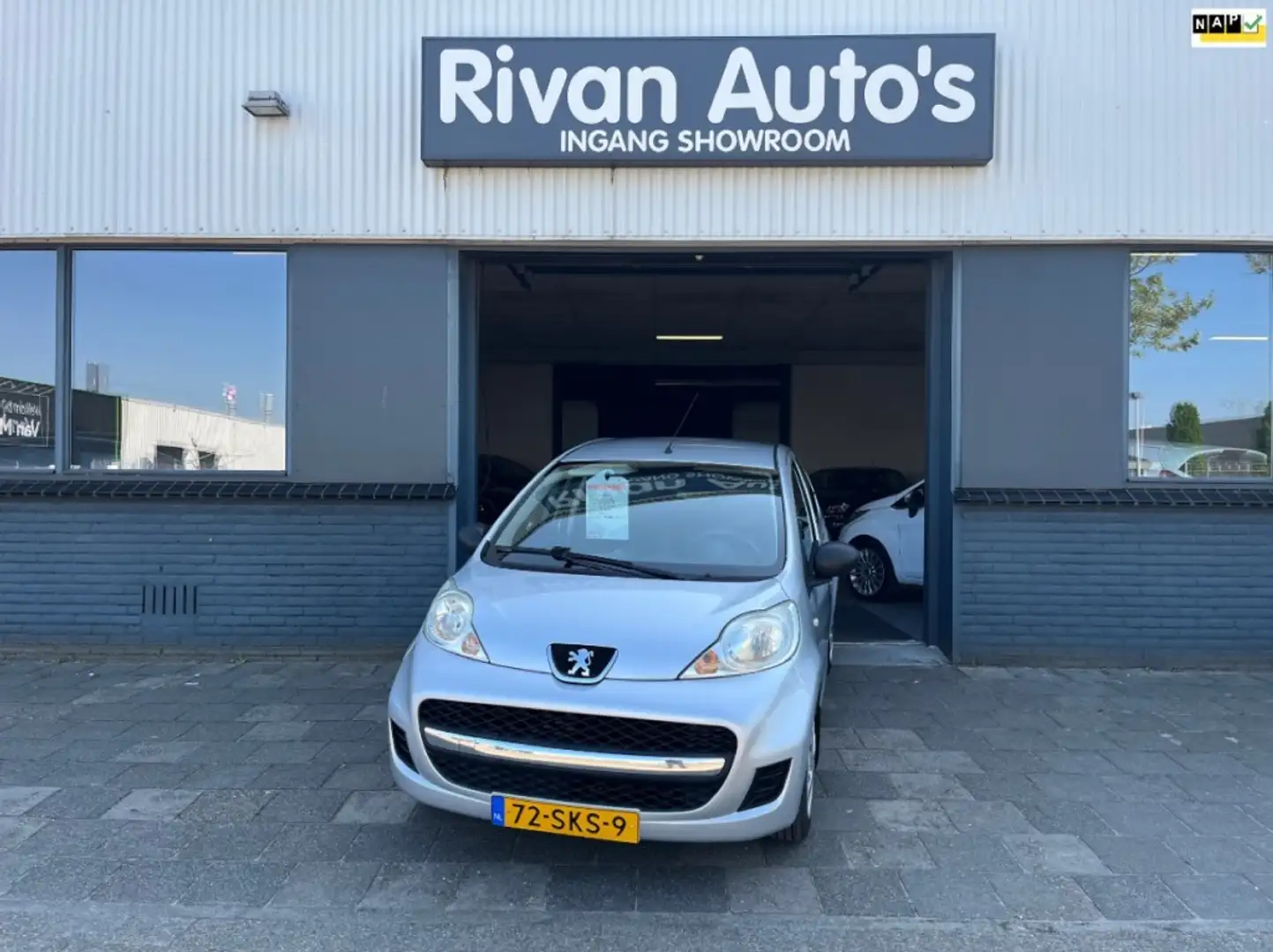 Peugeot 107 1.0-12V ACCENT Gris - 1