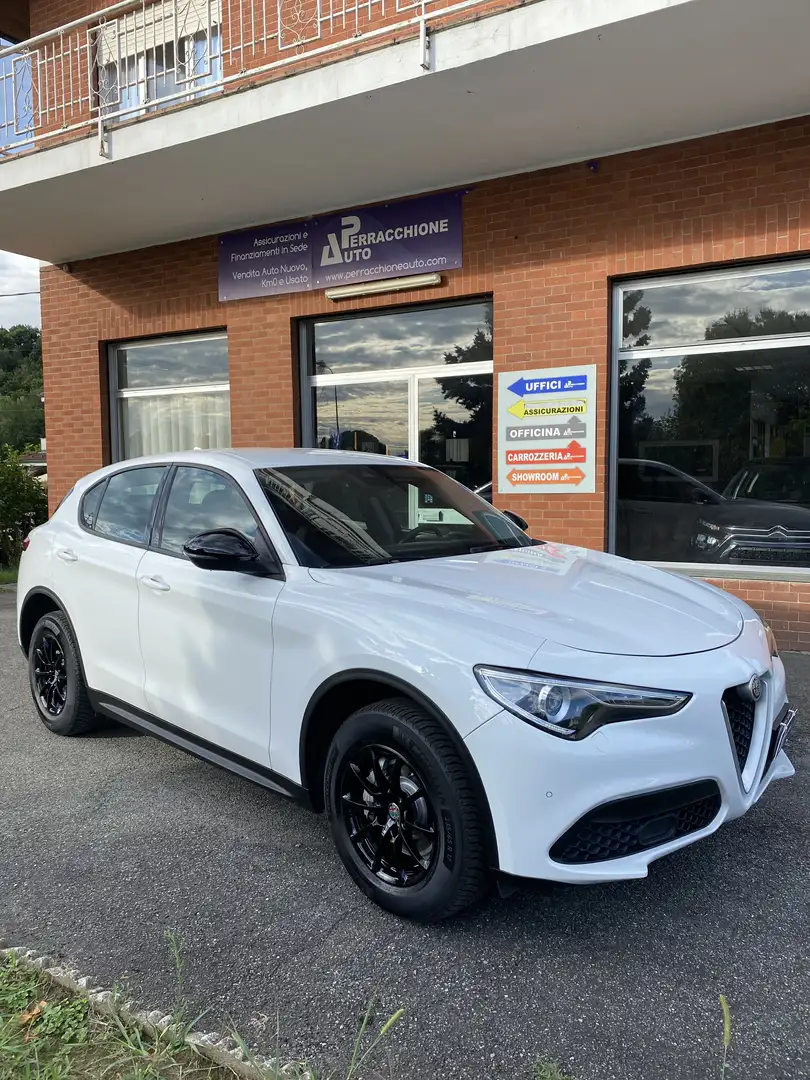 Alfa Romeo Stelvio 2.2 t Business Q4 190cv auto my19 - 1