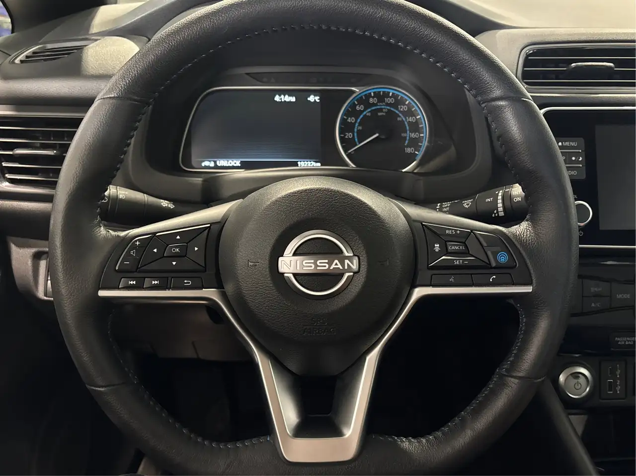 Nissan Leaf снимка Nissan Leaf
