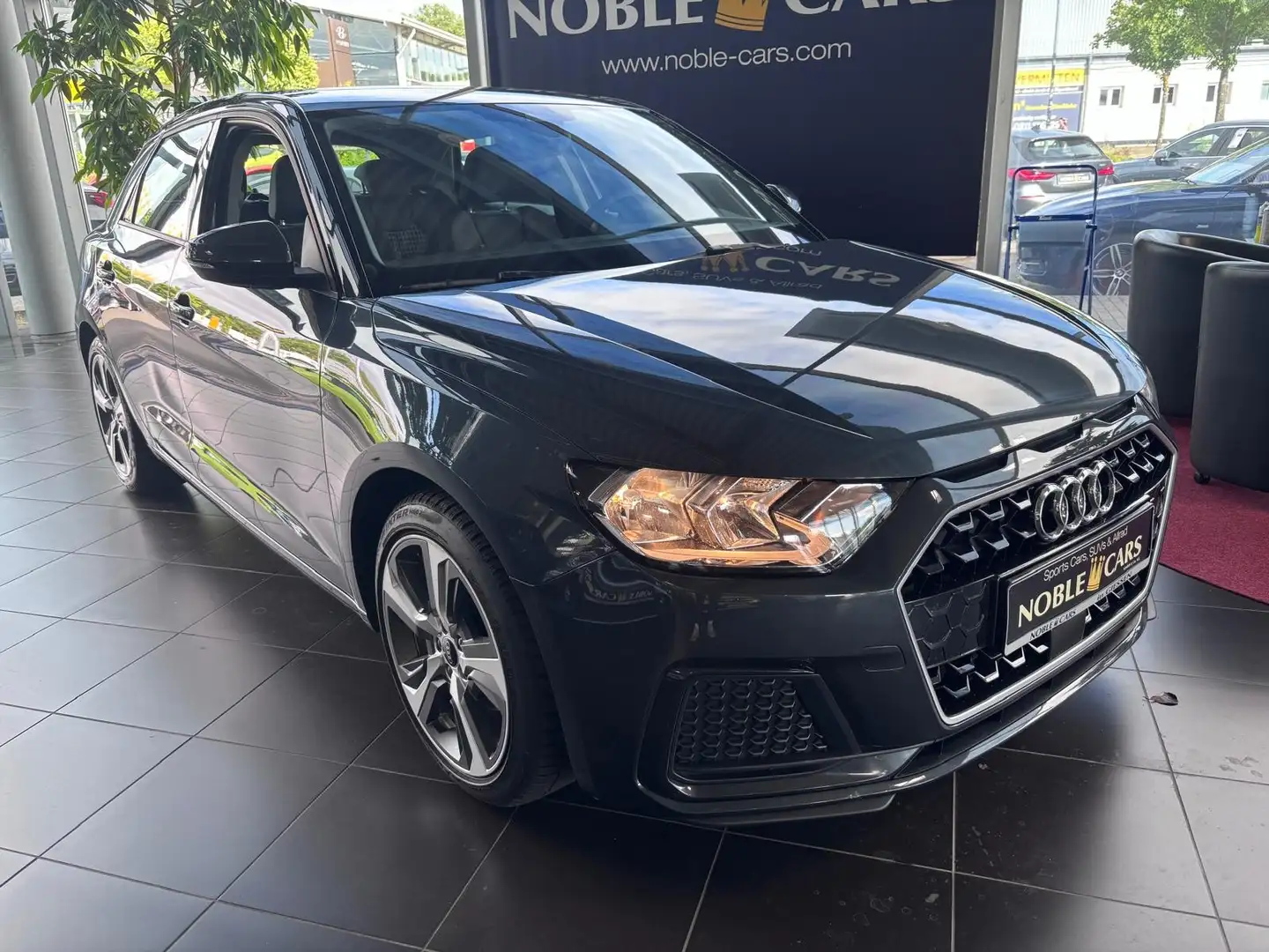 Audi A1 Sportback 35 TFSI Carplay KLIMA ALU Gris - 1