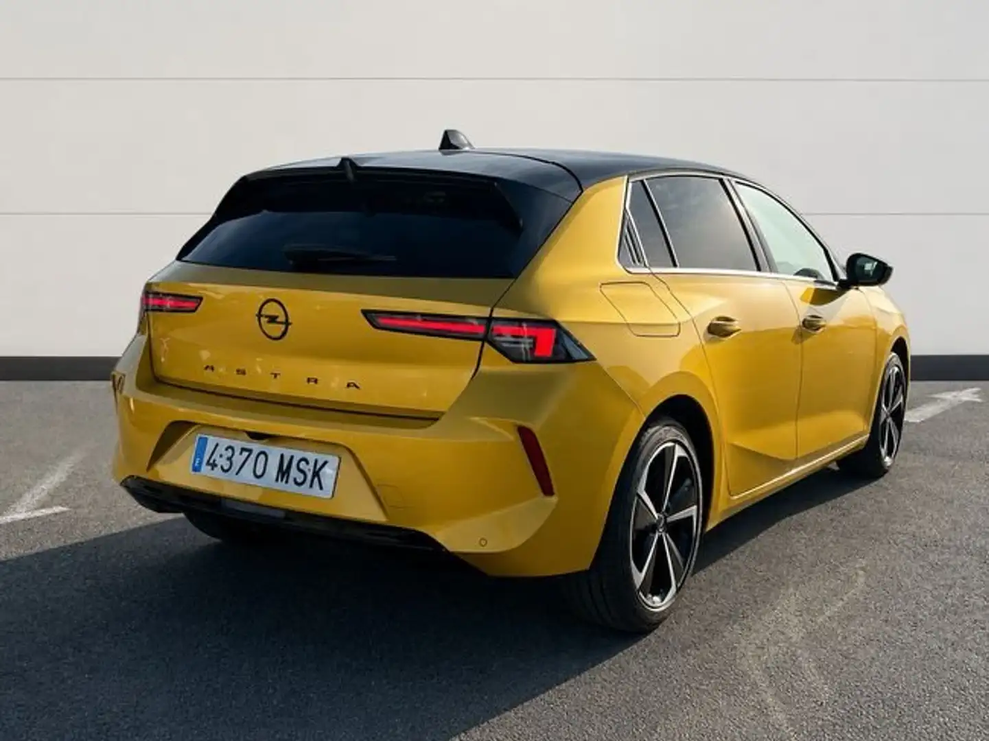 Opel Astra 1.2T XHT S/S GS 130 Amarillo - 2