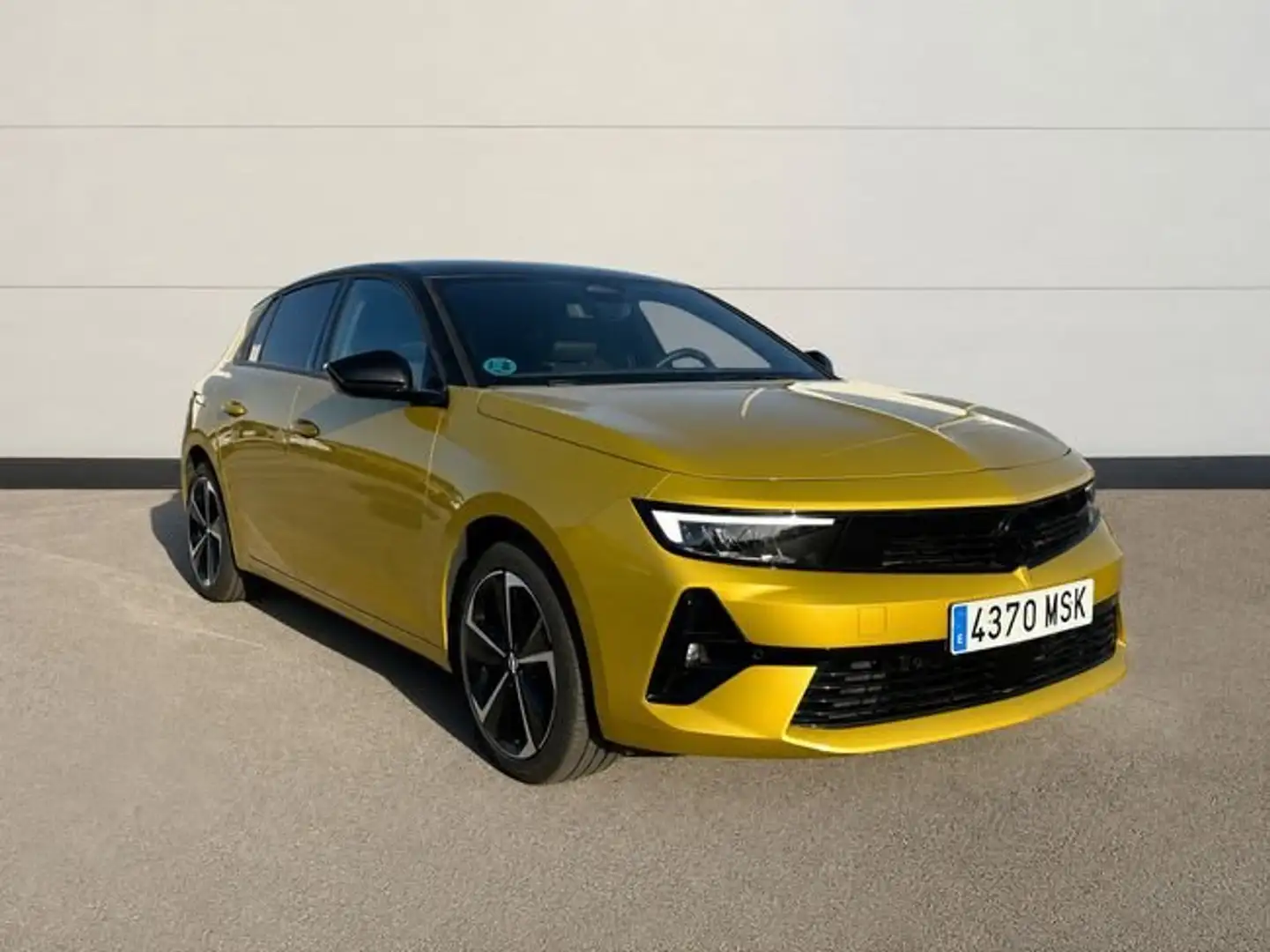 Opel Astra 1.2T XHT S/S GS 130 Amarillo - 1