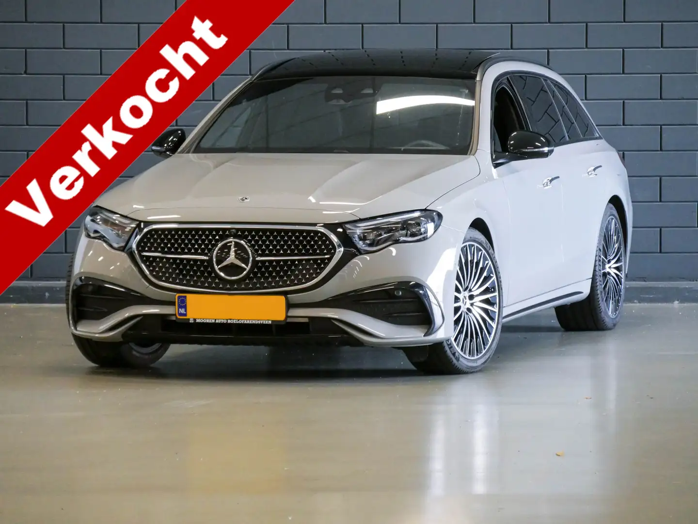Mercedes-Benz E 300 e AMG Line | PANODAK | SUPERSCREEN | TREKHAAK | NI Grau - 1