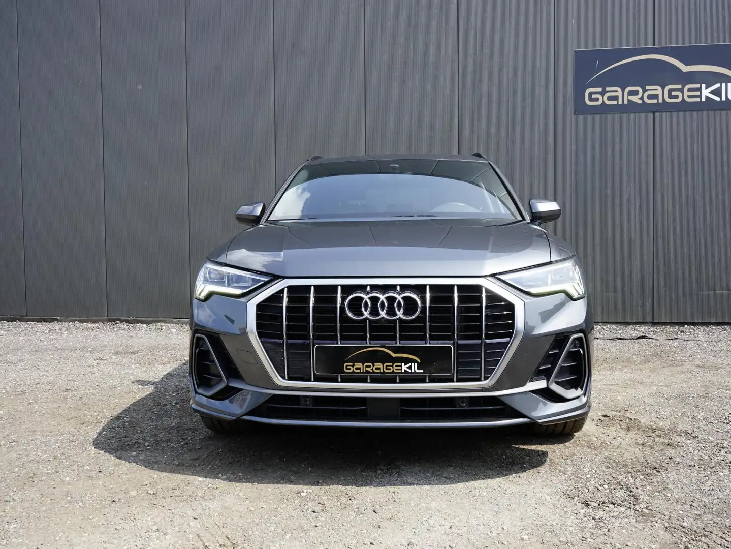 Audi Q3 45 TFSI e S edition Dealeronderh. / Trekhaak / 360 Grijs - 2