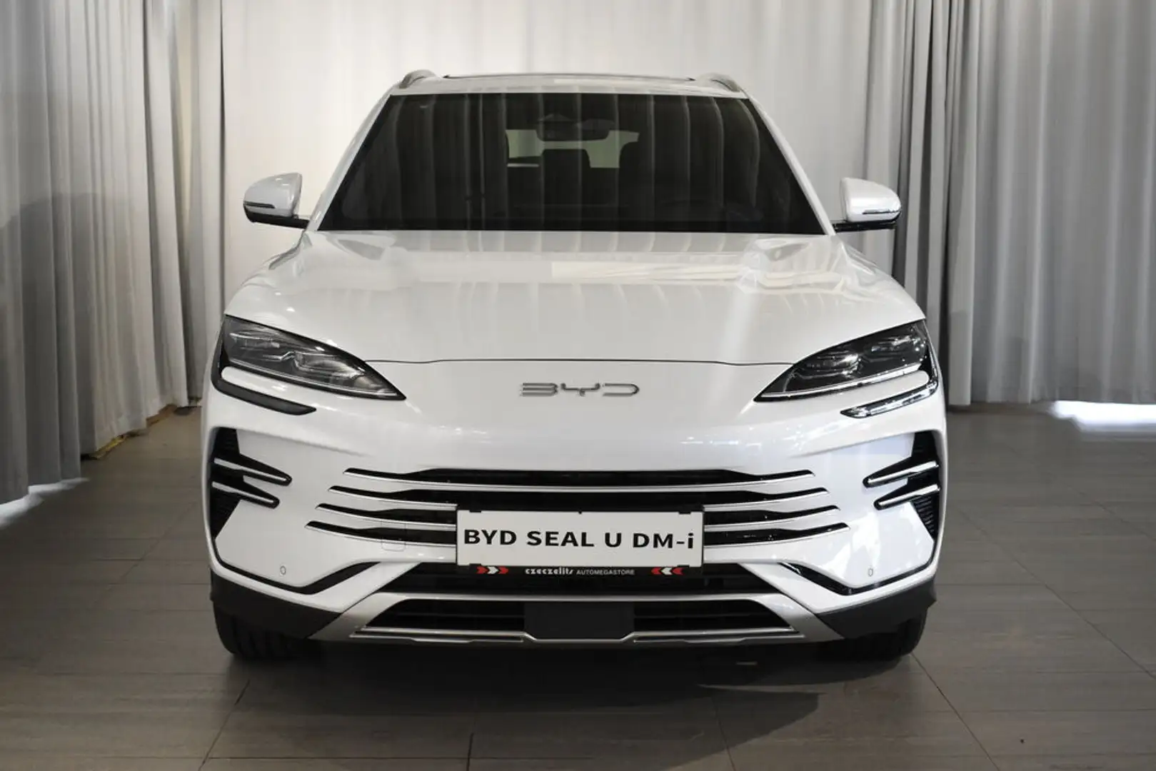 BYD Seal U DM-i Design Vorführwagen Weiß - 2