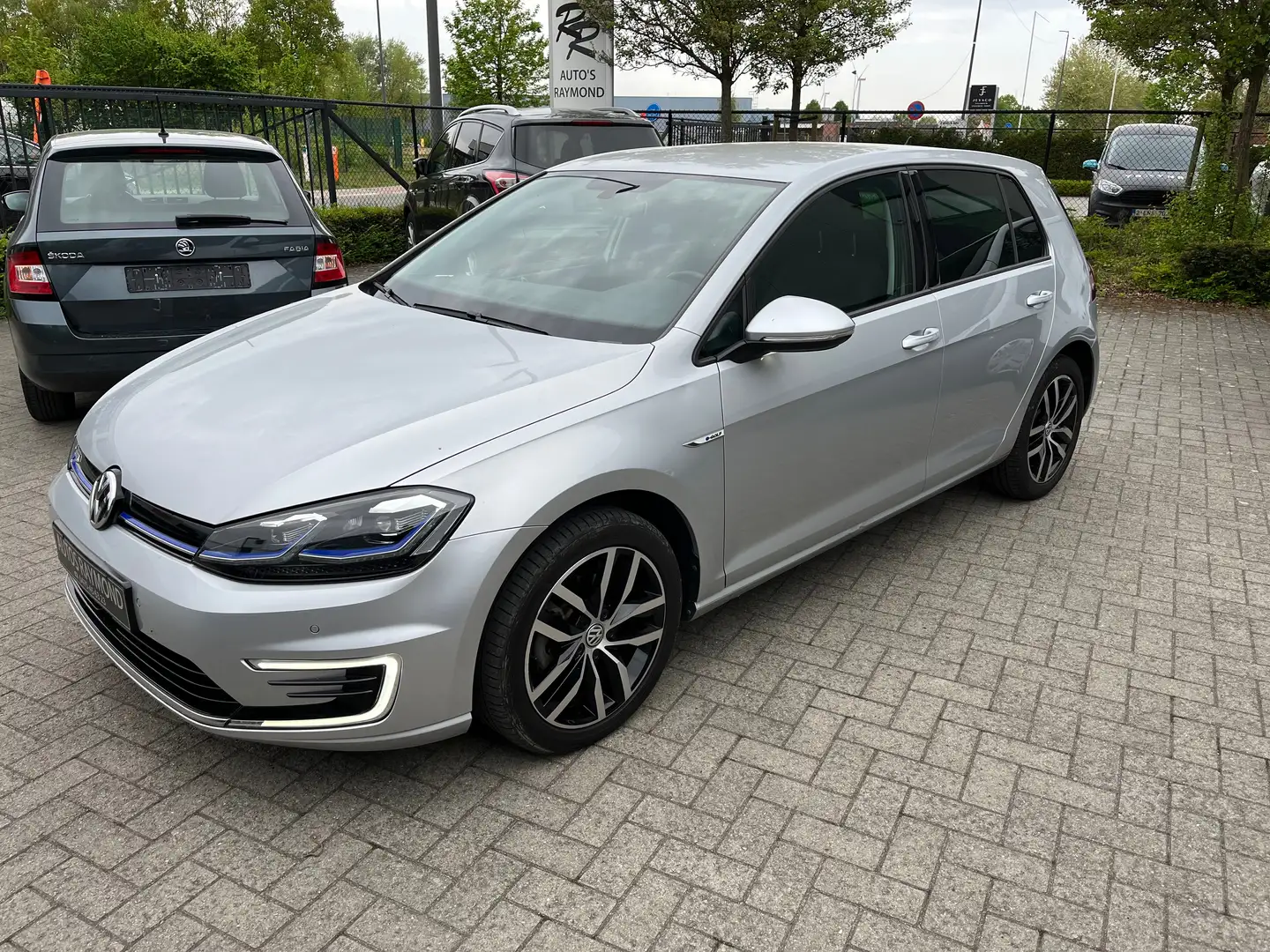 Volkswagen e-Golf warmtepomp automaat navigatie 17" alu's camera srebrna - 1