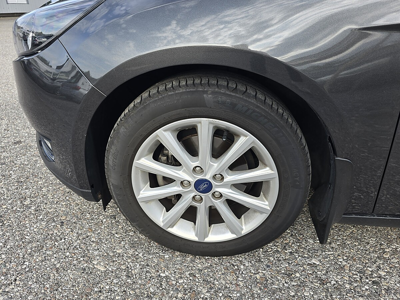 Ford Focus Traveller 1,5 TDCi Titanium *AHK* — photo 9