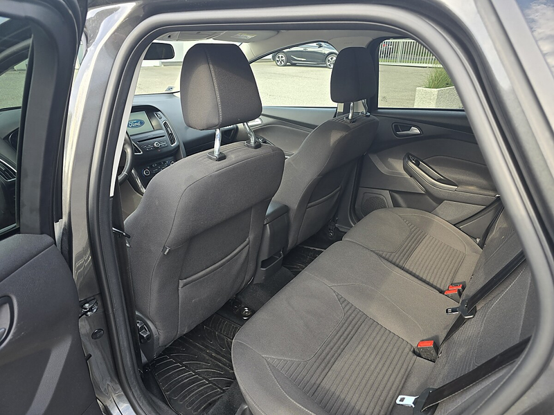 Ford Focus Traveller 1,5 TDCi Titanium *AHK* — photo 12