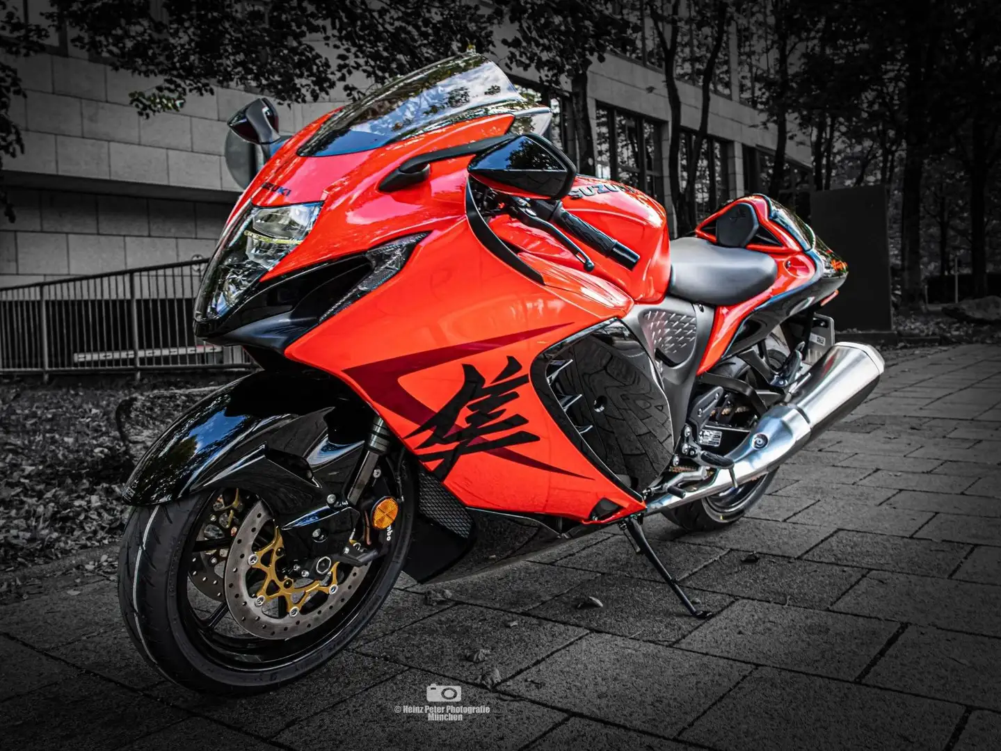 Suzuki Hayabusa 25th Piros - 1