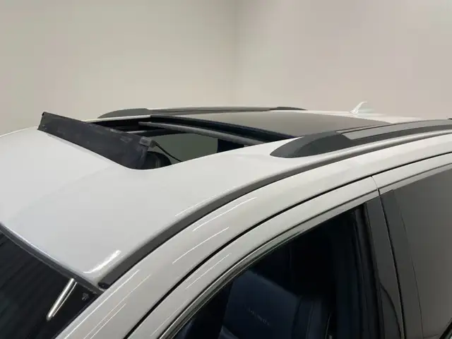 Jeep Grand Cherokee view 14