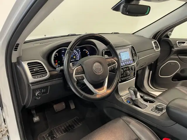 Jeep Grand Cherokee view 15