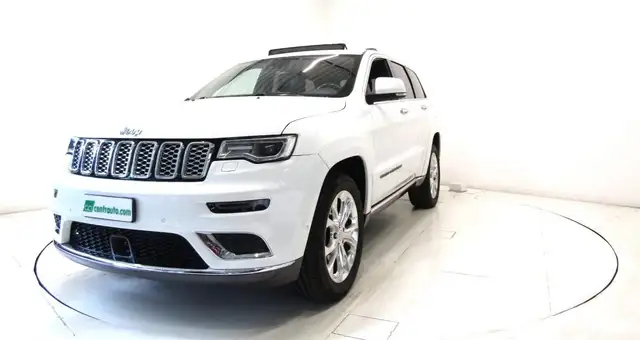 Jeep Grand Cherokee view 3