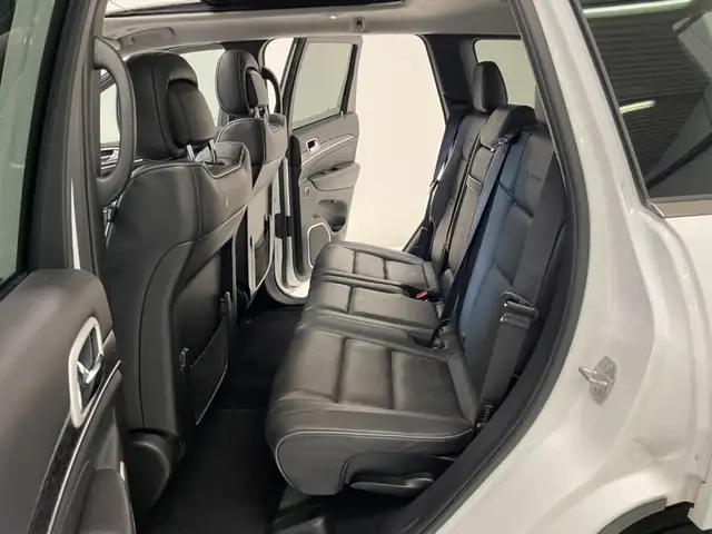 Jeep Grand Cherokee view 8