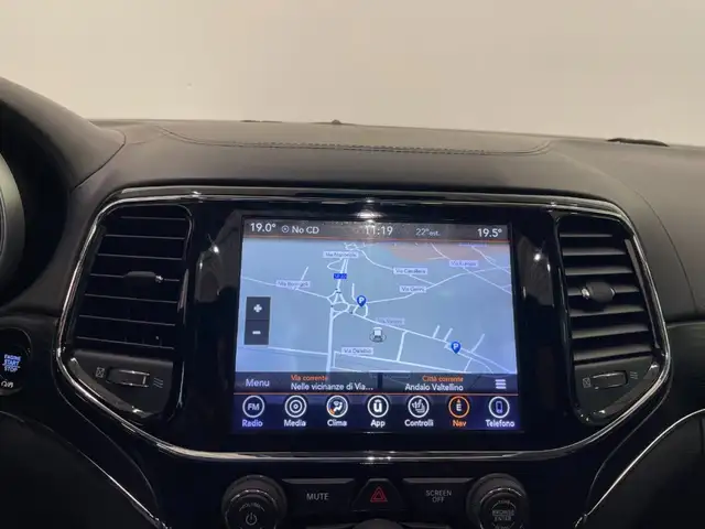 Jeep Grand Cherokee view 12