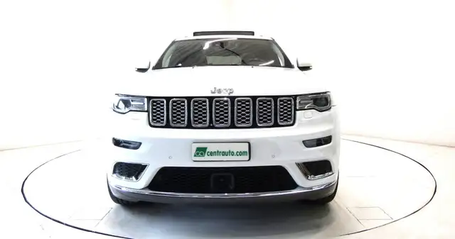 Jeep Grand Cherokee view 2
