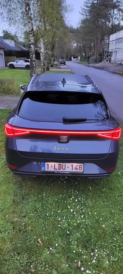 SEAT Leon Leon Sportstourer 1.0 eTSI OPF DSG Style Gris - 2