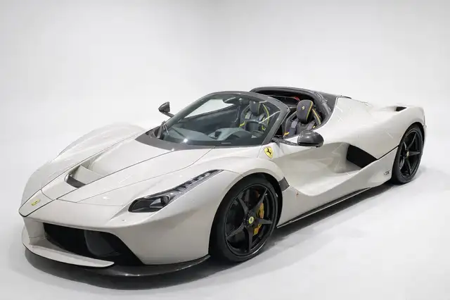 Ferrari LaFerrari Aperta 6.3 V12