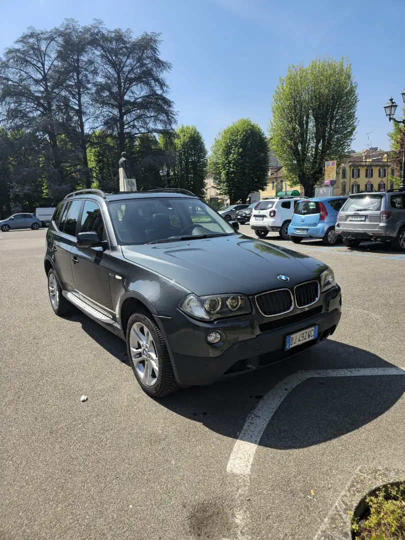 BMW X3 2.0d Futura - 1