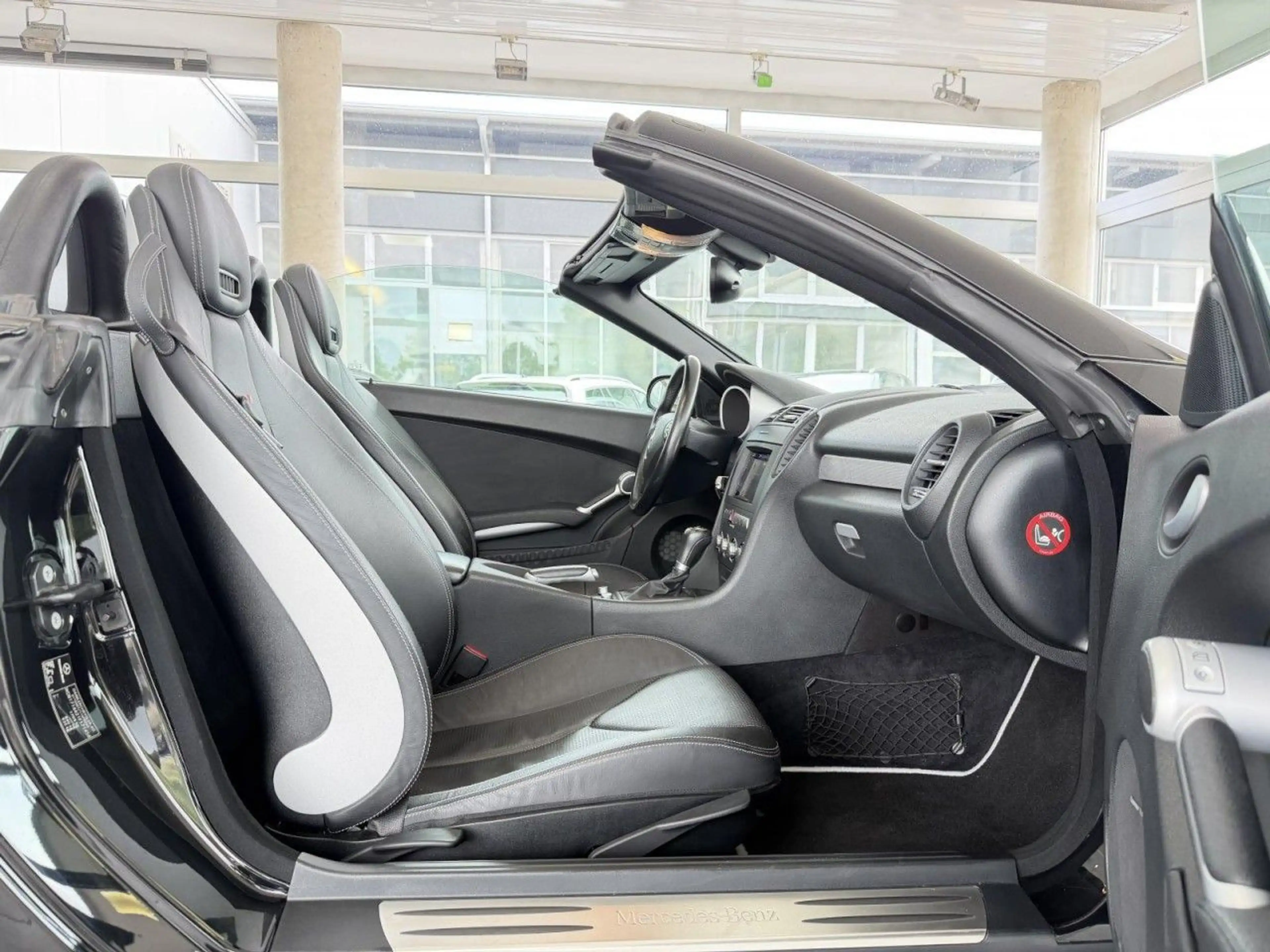 Mercedes-Benz SLK 200 K Roadster Edition 10 XENON PDC NAVI SHZ Klima — photo 9
