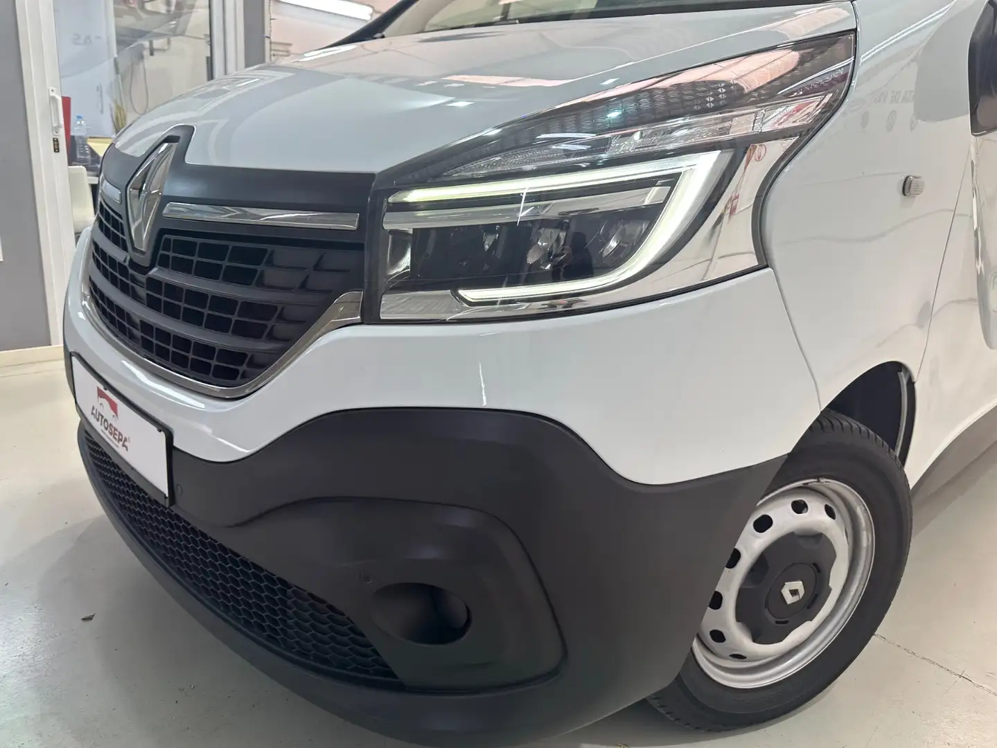 Renault Trafic Furgón 29 L2H1 Energy BluedCi 88kW Blanco - 2