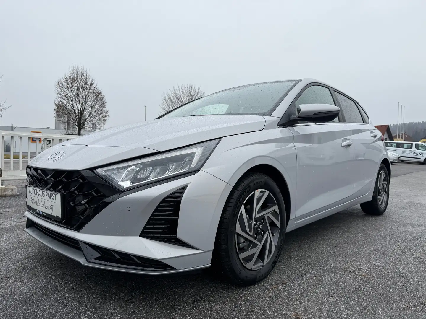 Hyundai i20 *** GO PLUS 1,2 MPI *** LUMEN GRAY PERAL *** Grau - 1