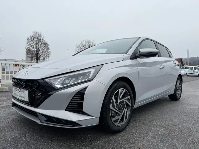 Hyundai i20 *** GO PLUS 1,2 MPI *** LUMEN GRAY PERAL ***