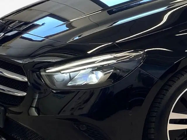 Mercedes-Benz B-Class view 13