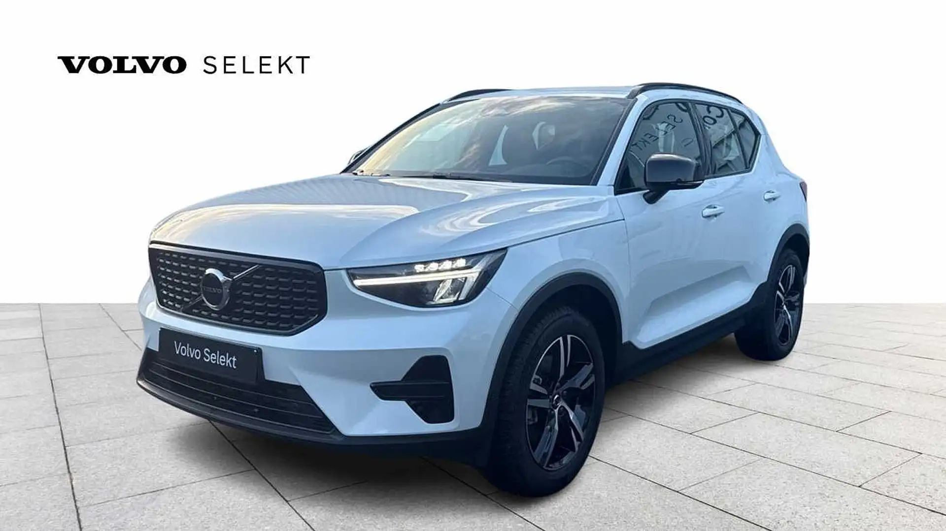 Volvo XC40 XC40 Plus, B3 Mild hybrid, Benzine, Dark Blanc - 1
