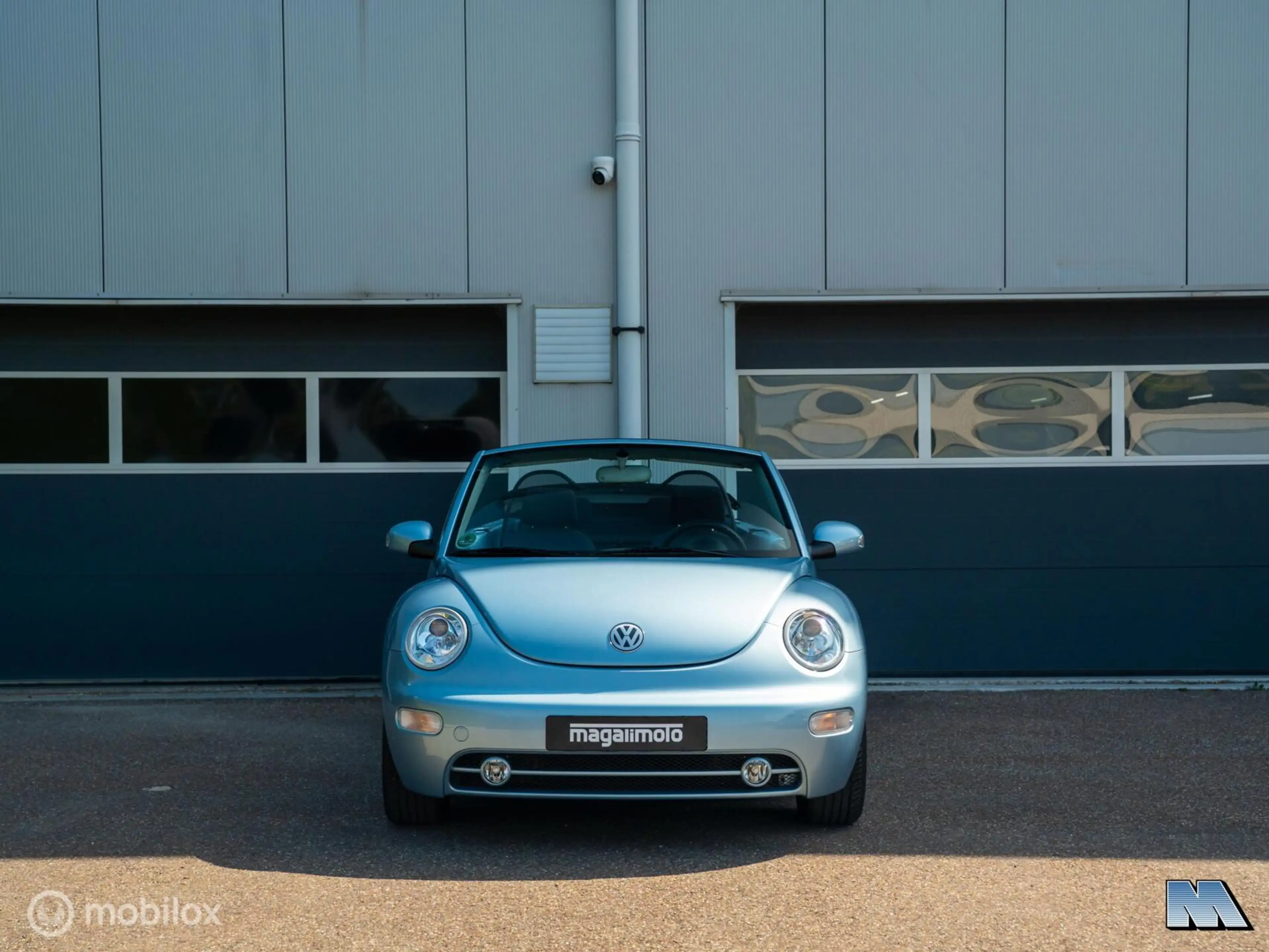 Volkswagen New Beetle Cabriolet 2.0 FSI l Nieuwstaat l A1 — photo 6