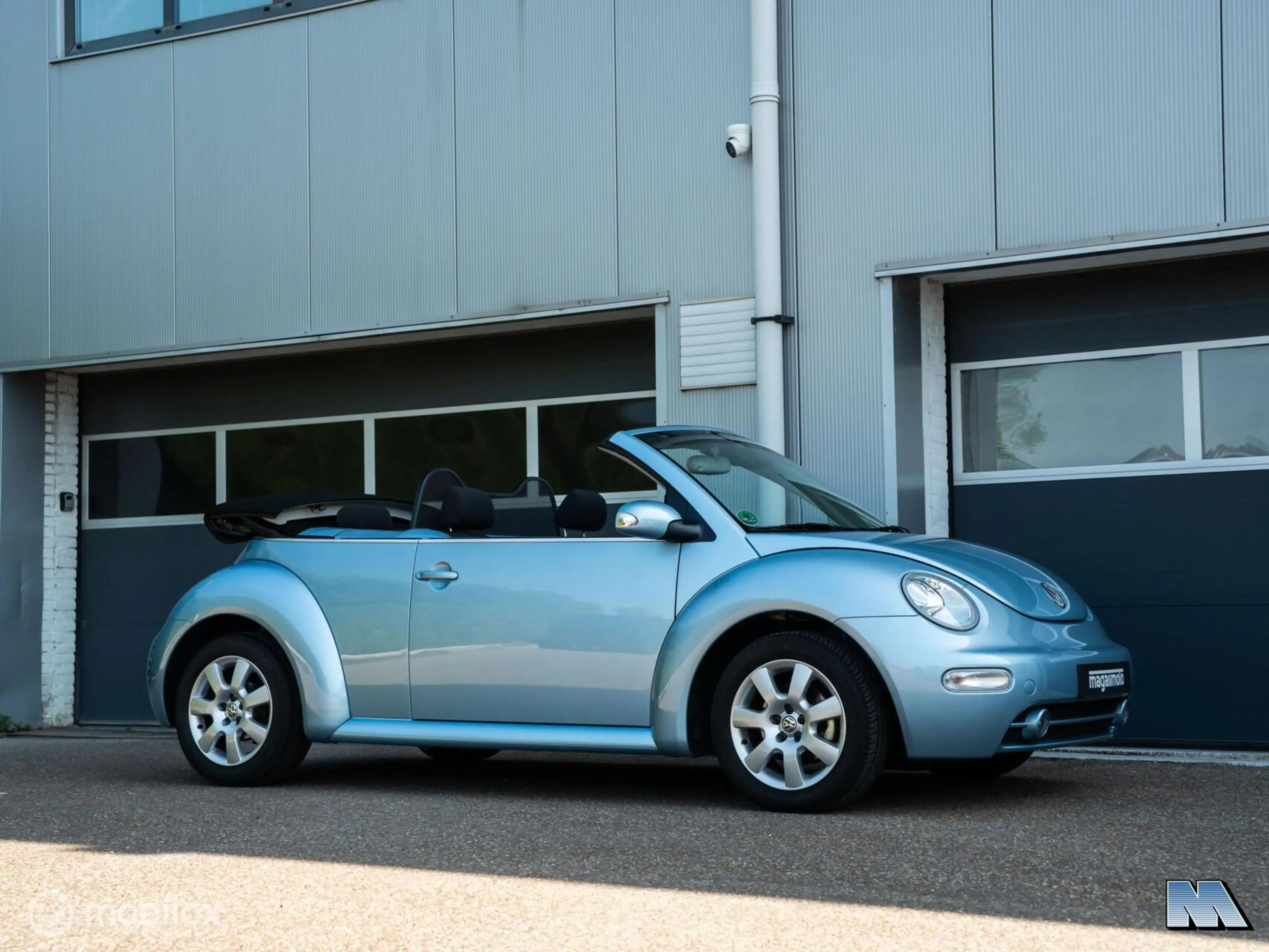 Volkswagen New Beetle Cabriolet 2.0 FSI l Nieuwstaat l A1 — photo 11