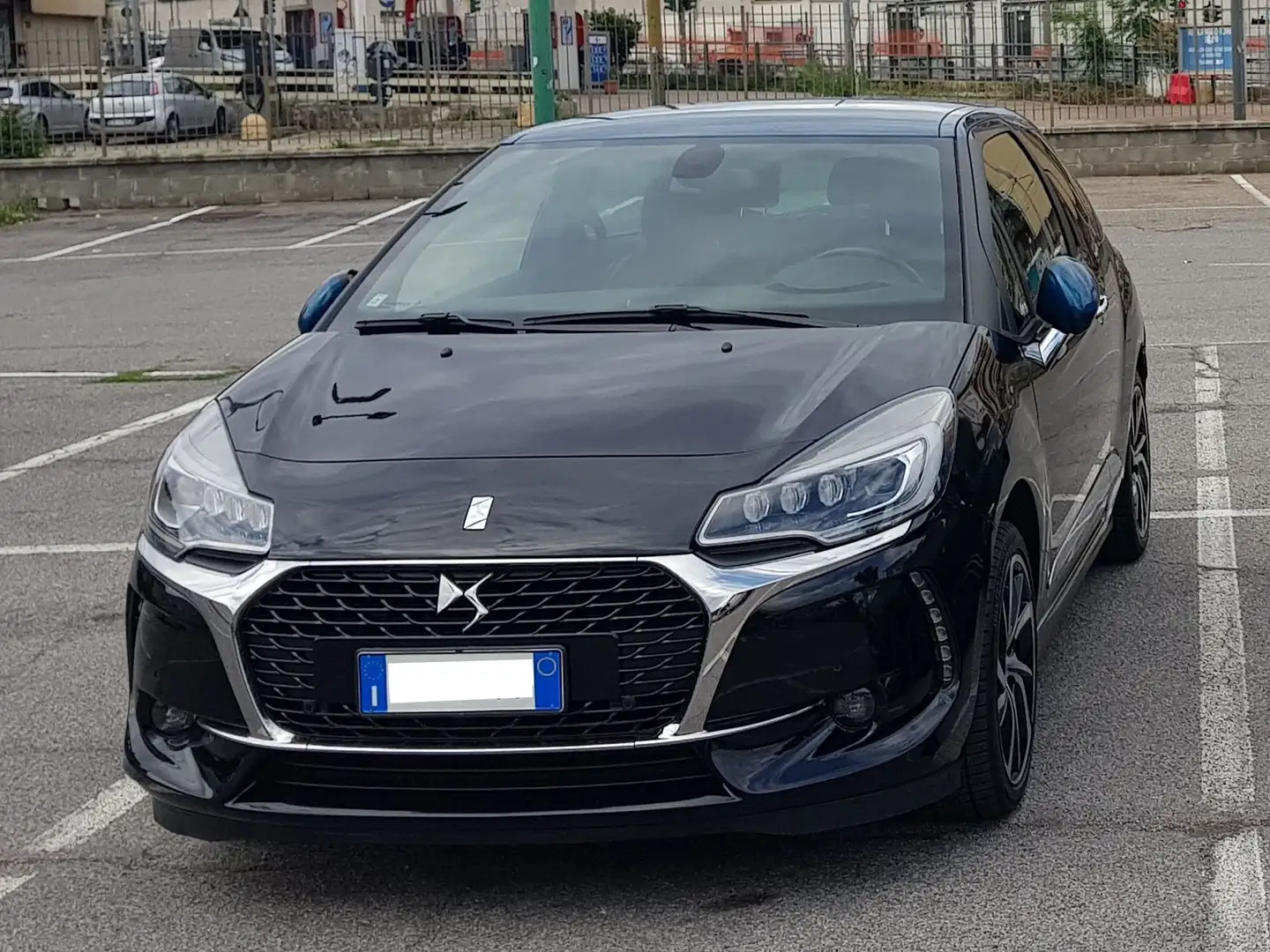 DS Automobiles DS 3 DS3 1.2 puretech Sport Chic 82cv Nero - 1
