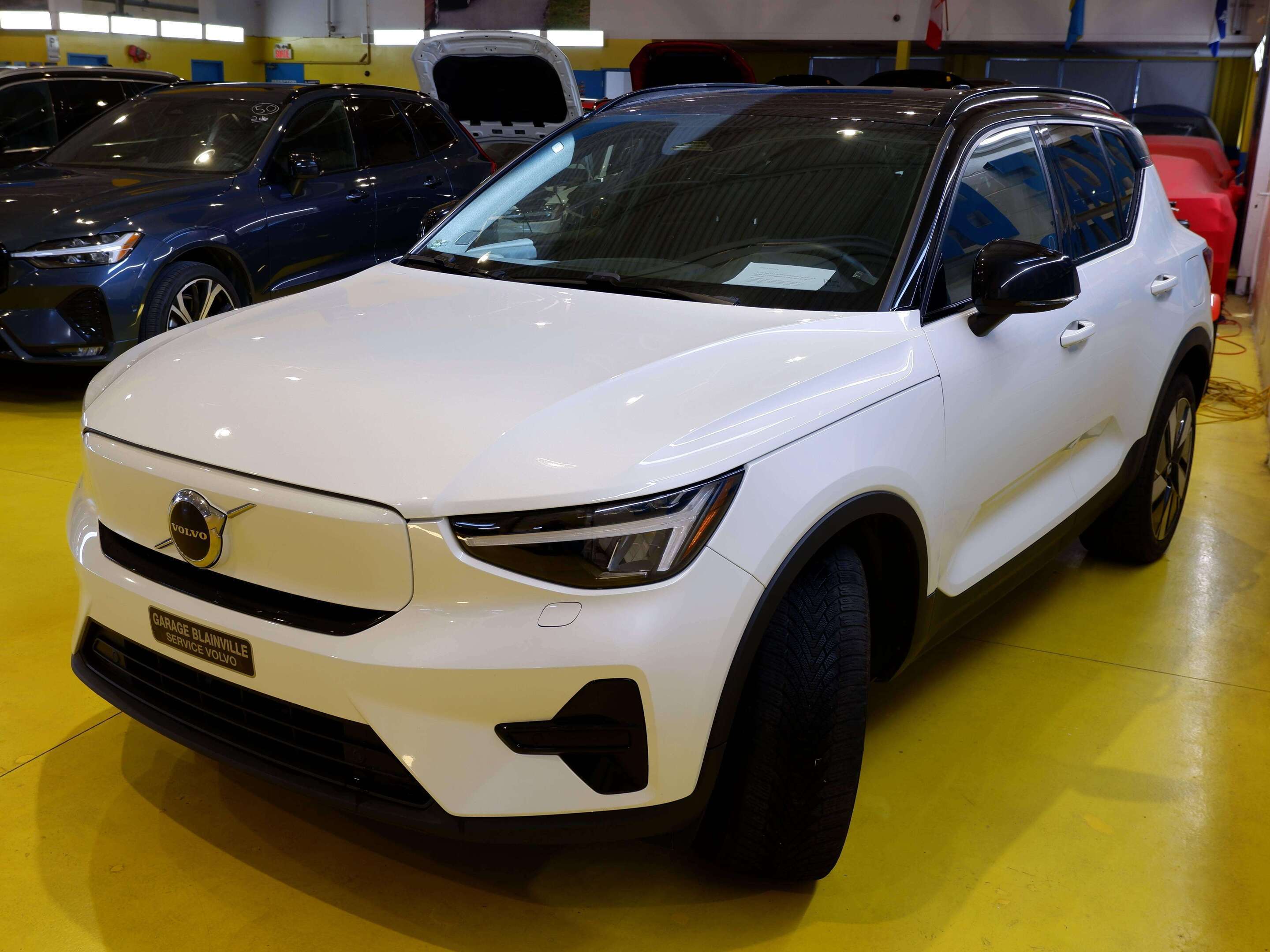 2024 Volvo XC40 Pure Electric  + WINTER PACK