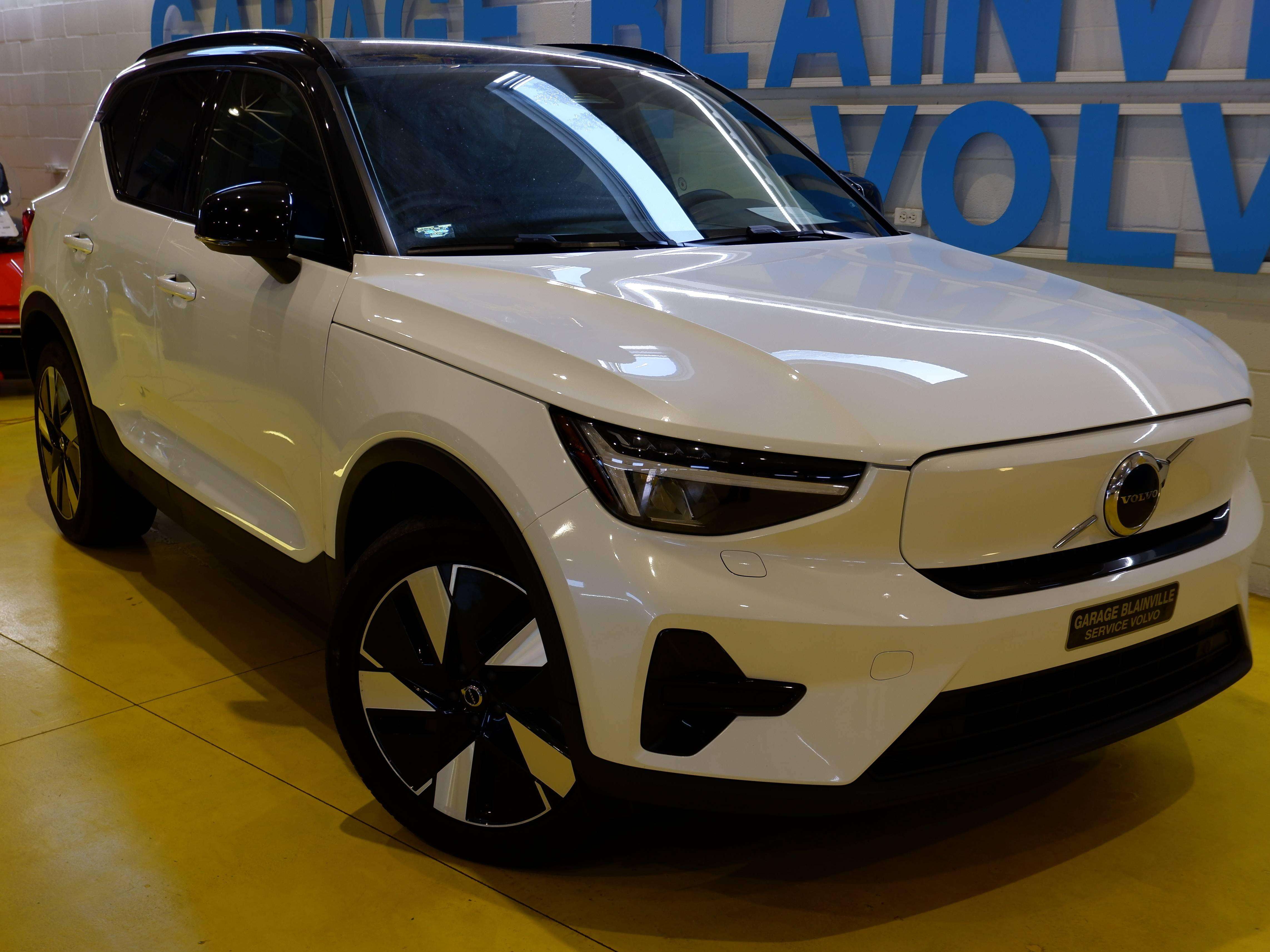 2024 Volvo XC40 Pure Electric  + WINTER PACK — снимка 1