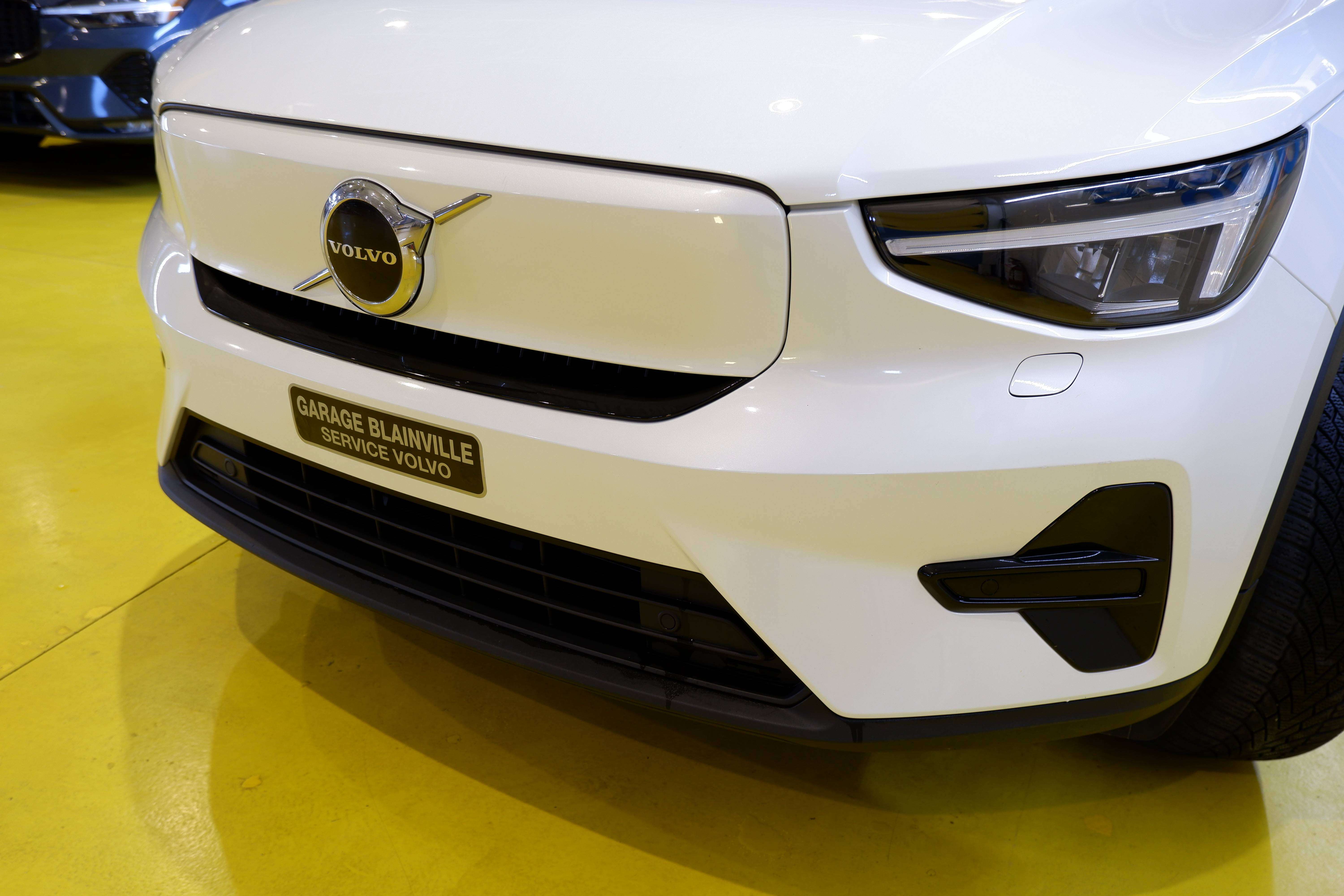 2024 Volvo XC40 Pure Electric  + WINTER PACK — снимка 1