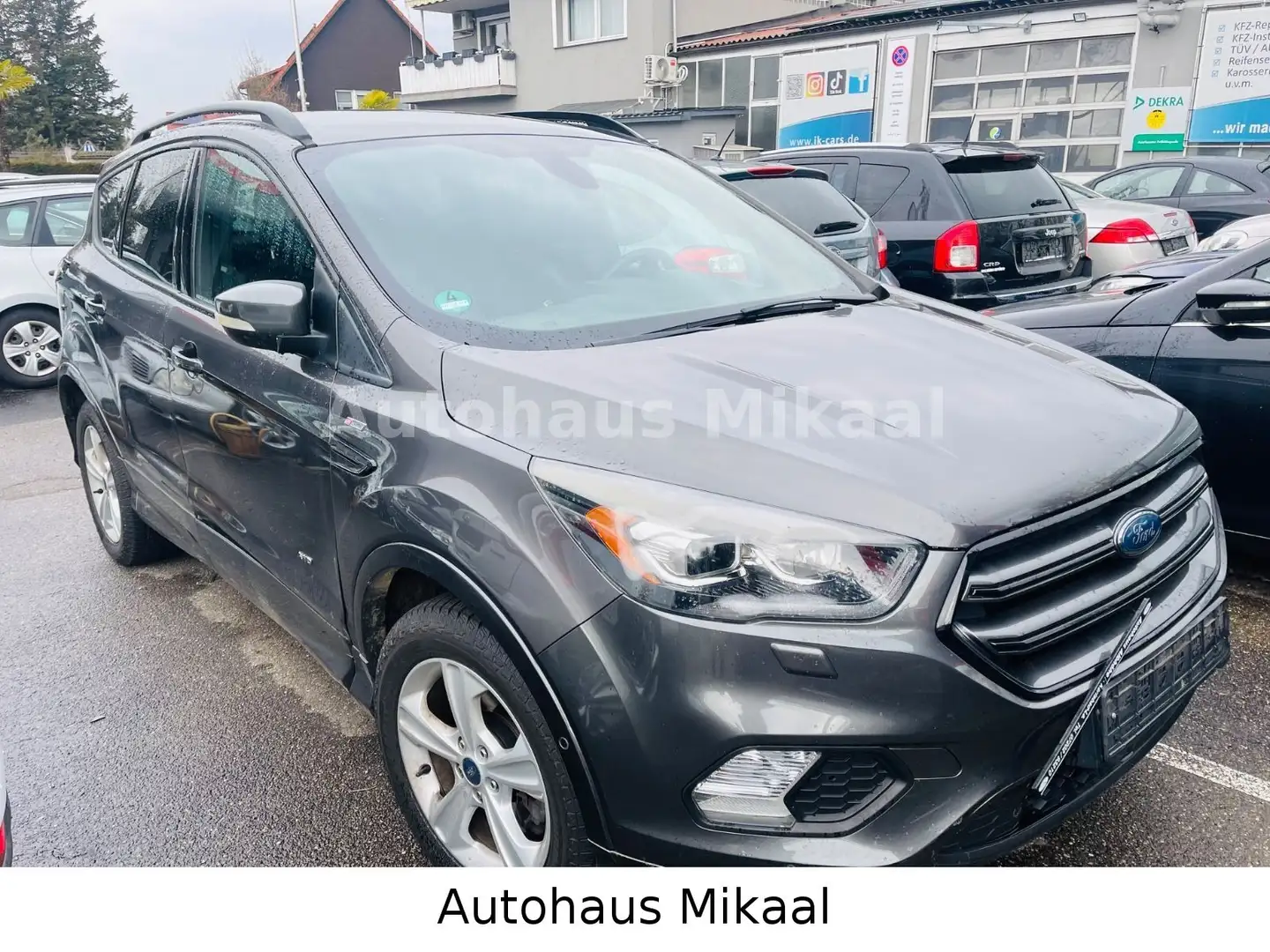 Ford Kuga ST-Line 4X4 Anhängerkupplung Gris - 2