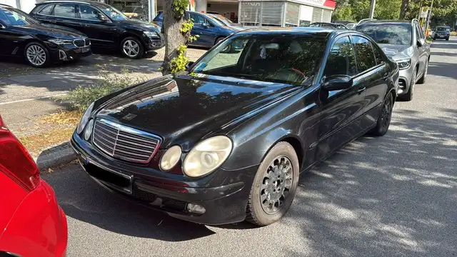 Mercedes-Benz E 240