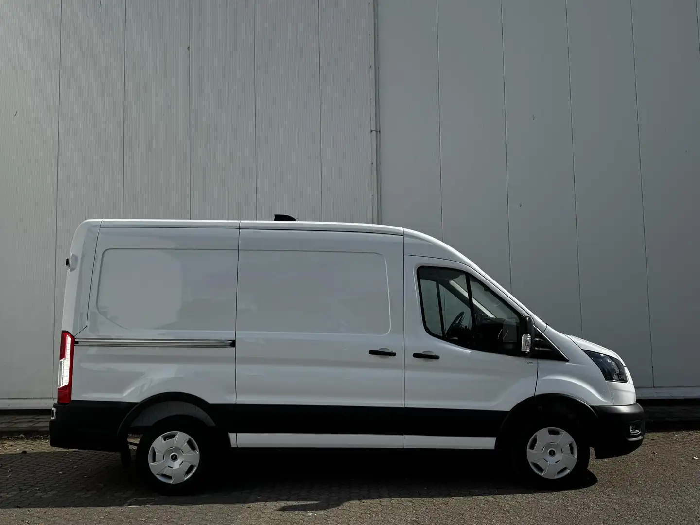 Ford Transit 310 2.0 TDCI L2H2 Trend | Automaat | | Trekhaak | Blanc - 2
