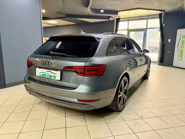 Audi A4 view 4