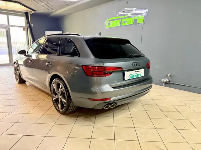 Audi A4 view 6