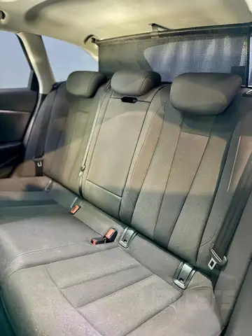 Audi A4 view 14