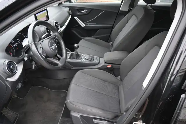 Audi Q2 view 15