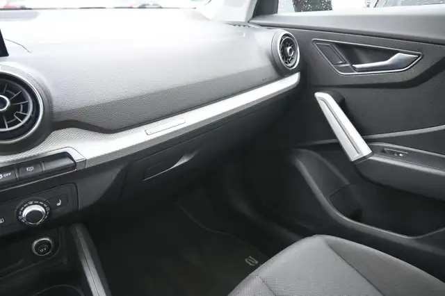 Audi Q2 view 19