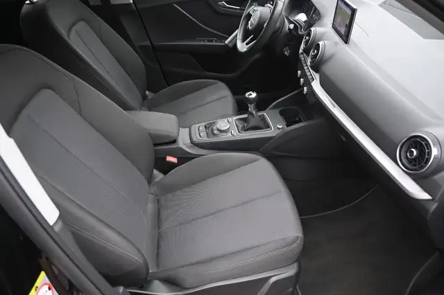 Audi Q2 view 6